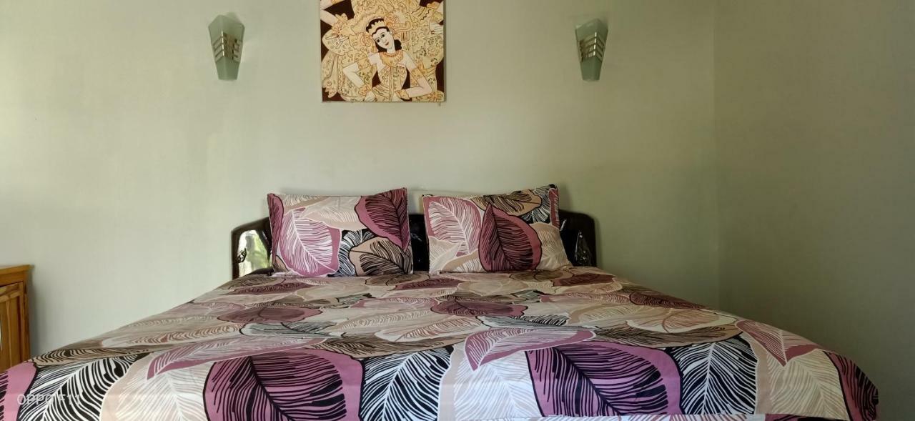 Tri Putri Homestay Kuta  Exterior photo